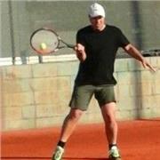 Profesor de tenis, 20 años de experiencia. Clases para toda la familia
